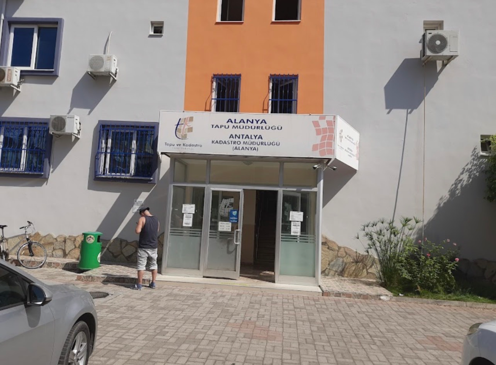 📰 Alanya Tapu Müdürlüğü’nde Skandal İddialar: Umursamazlık Dolandırıcılara Davetiye Çıkarıyor